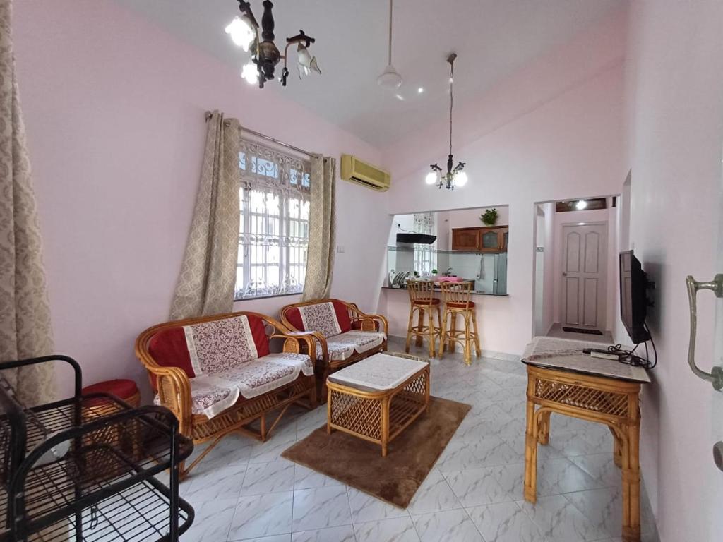 Kuchyň nebo kuchyňský kout v ubytování Kinara 2 bhk Villa