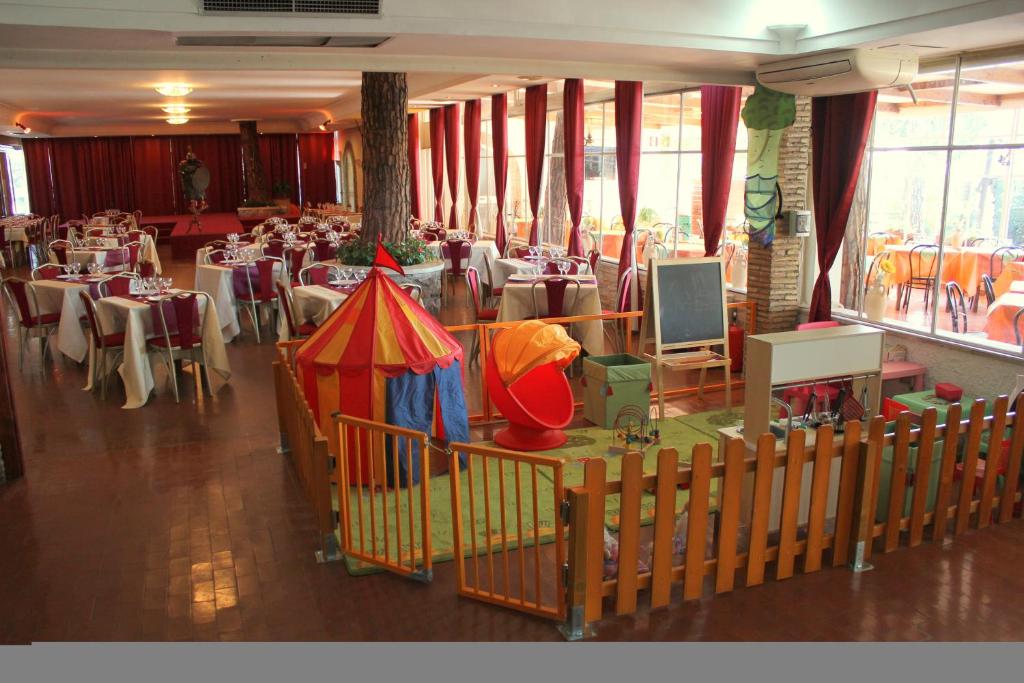 Restaurace v ubytování Hotel Romulus