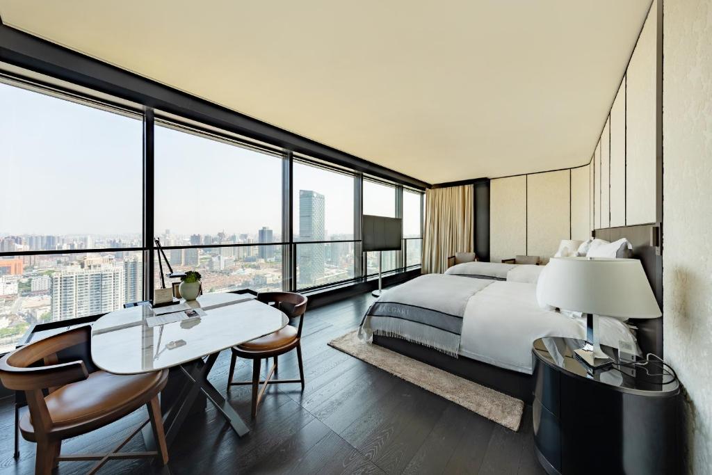 Postel nebo postele na pokoji v ubytování Bulgari Hotel Shanghai