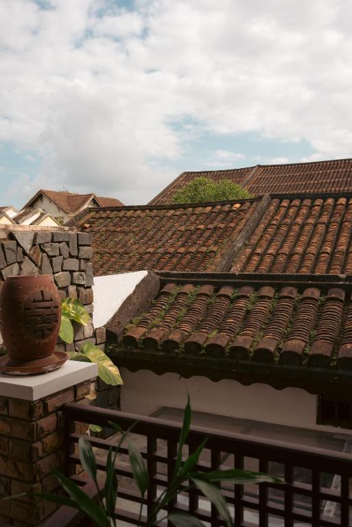 Balkón nebo terasa v ubytování Hoianese Heritage Hotel - Truly Hoi An