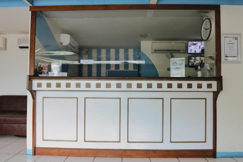 Kuchyň nebo kuchyňský kout v ubytování Hotel Olympic Jogyakarta by Sajiwa