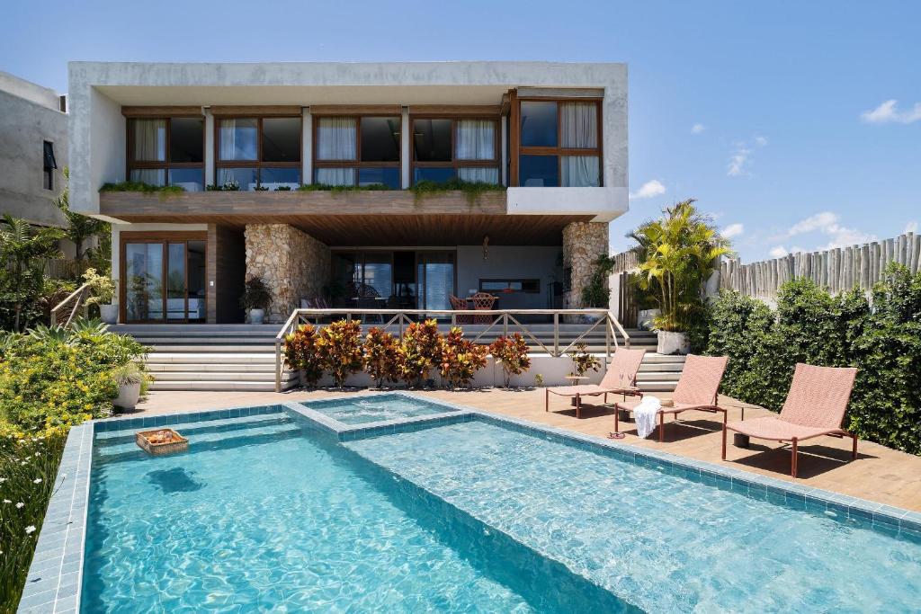 Bazén v ubytování Casa na rota dos milagres com uma vista incrível! nebo v jeho okolí