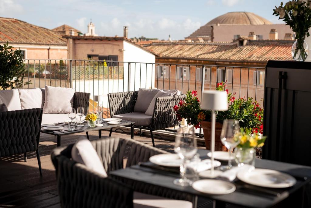 A seating area at Palazzo Navona Hotel