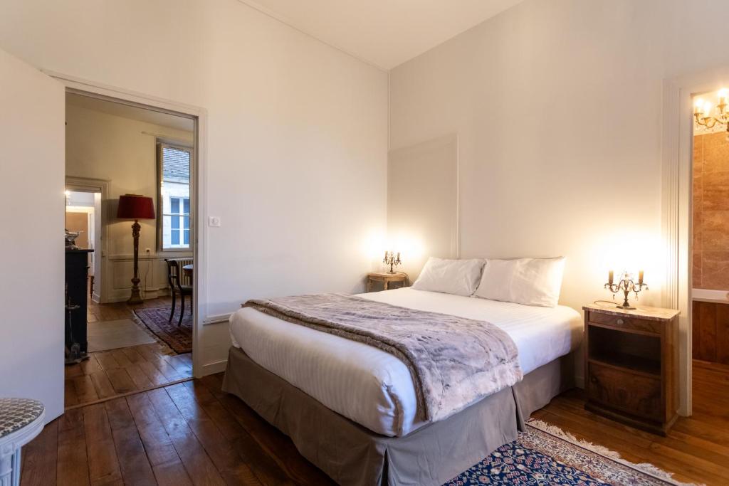 Hôtel de Panette - La Demeure Renaissance Cathédrale, stationnement cour privée - Appartement Met 2 Slaapkamers La Marquise