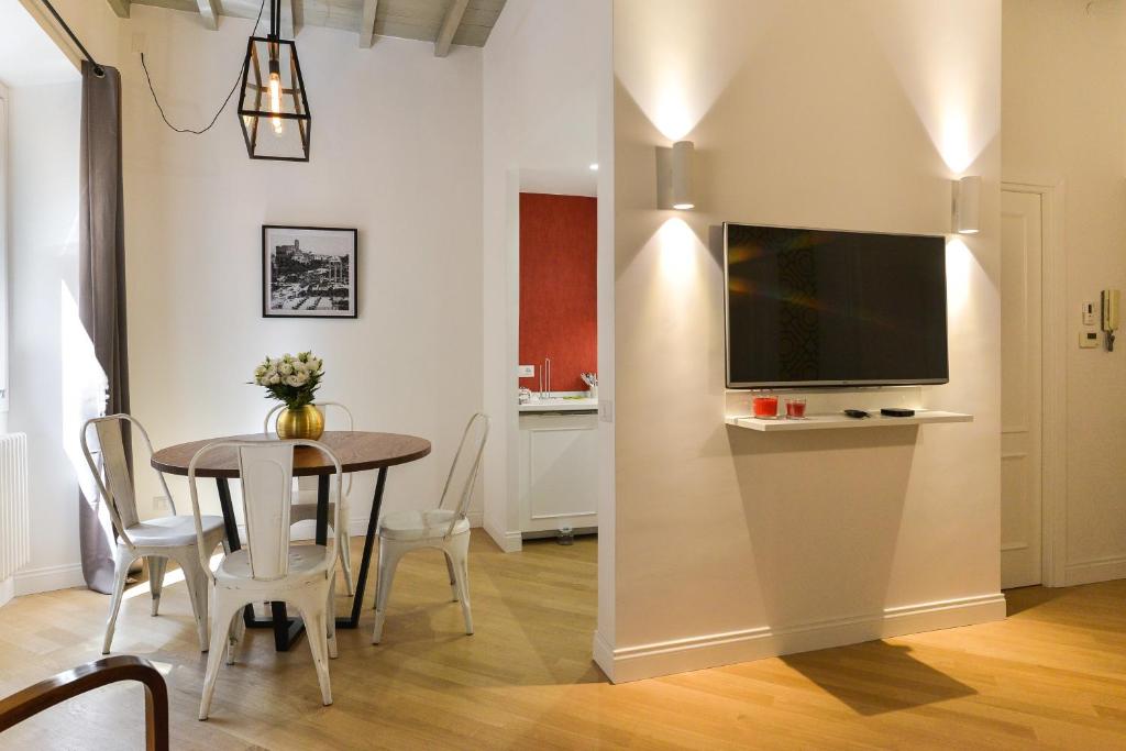 Telewizja i/lub zestaw kina domowego w obiekcie EVE Luxury Apartments Pantheon