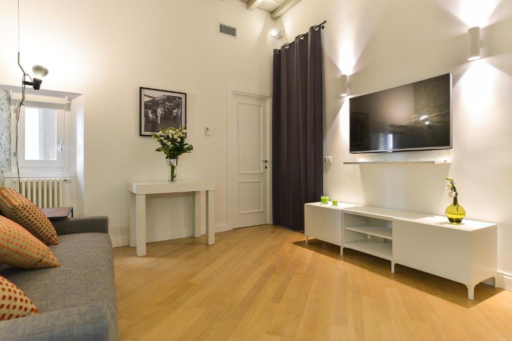 Telewizja i/lub zestaw kina domowego w obiekcie EVE Luxury Apartments Pantheon