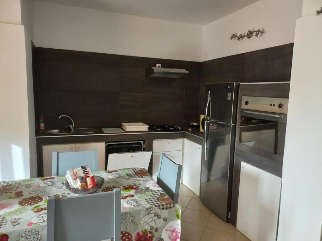 Kuchyň nebo kuchyňský kout v ubytování MORADIAS I02/C