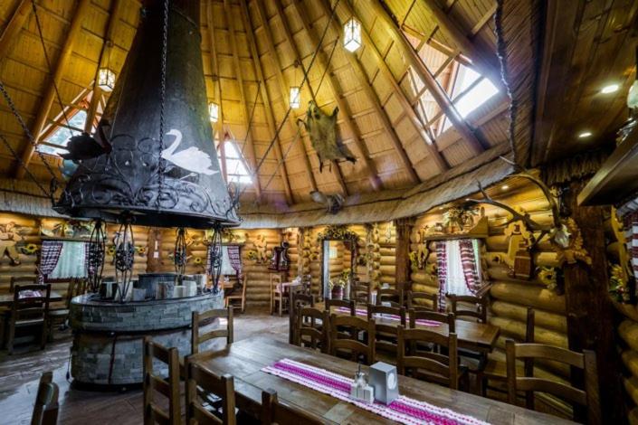Restaurace v ubytování Арніка
