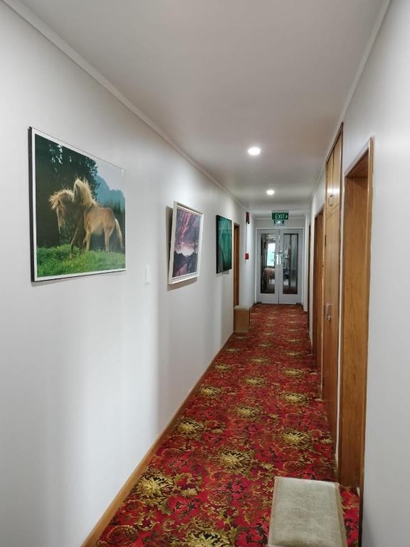 Whitehorse Inn - Resim 36