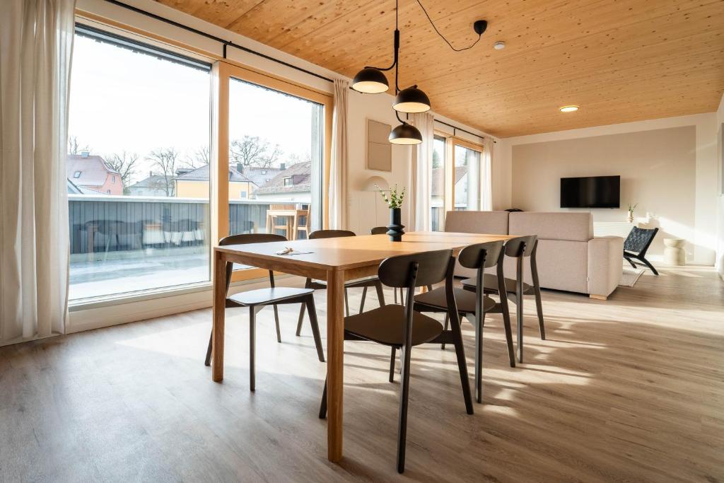 TV a/nebo společenská místnost v ubytování dreamcation Apartments Boardinghouse - Straubing Süd