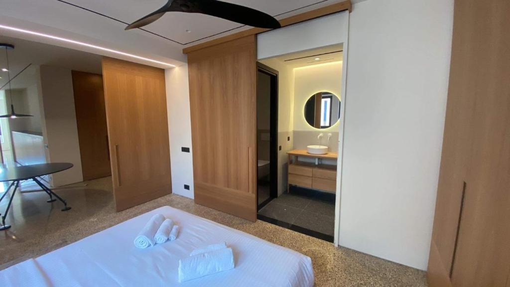 Athens Tower - Resim 17