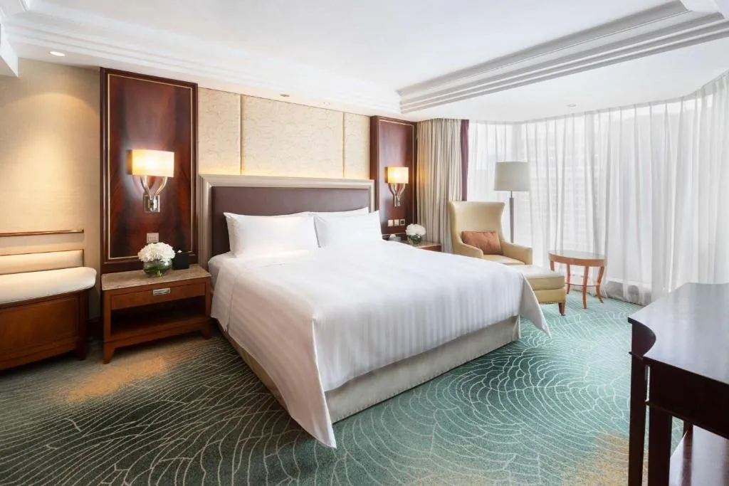 Executive Suite with Horizon Club Benefits