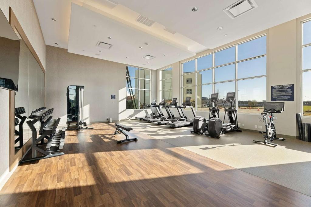 Fitness centrum a/nebo fitness zařízení v ubytování Embassy Suites By Hilton Irving Las Colinas