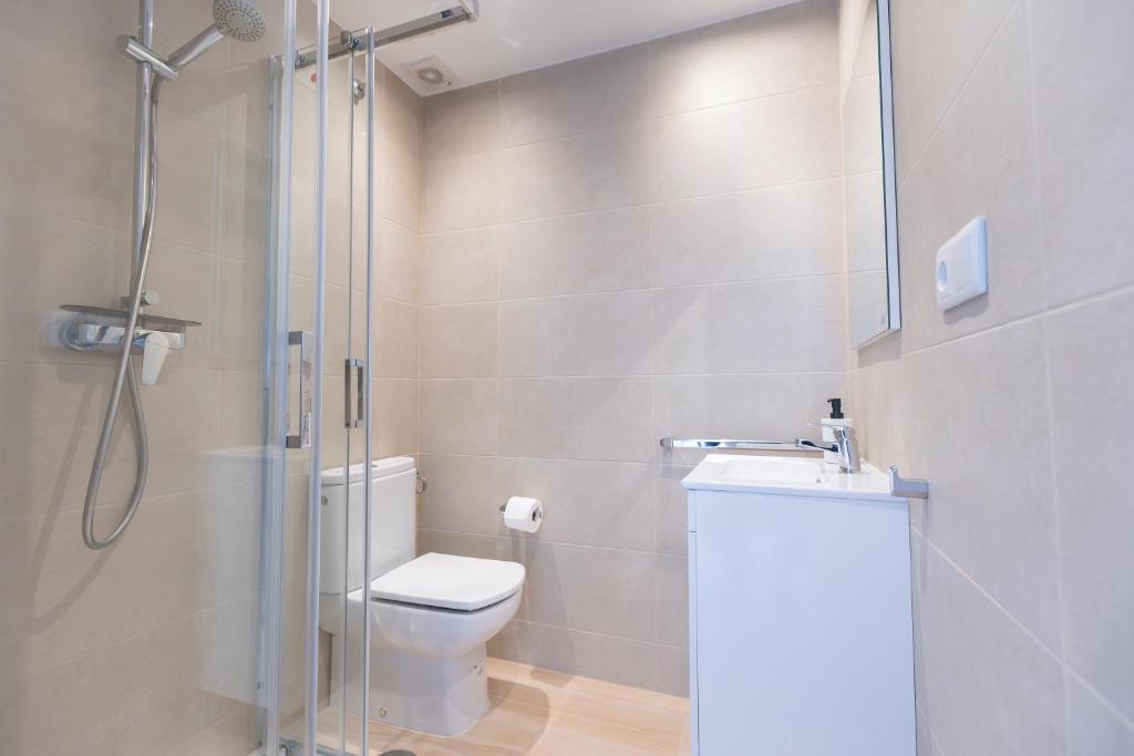 A bathroom at LU&CIA Málaga Skyline