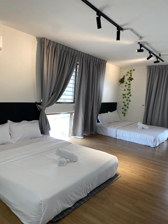 Katil atau katil-katil dalam bilik di Pinnacle Duplex@6Pax-5m Walk to Paradigm Mall+WIFI
