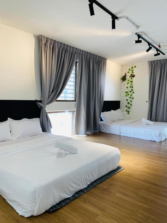 Katil atau katil-katil dalam bilik di Pinnacle Duplex@6Pax-5m Walk to Paradigm Mall+WIFI