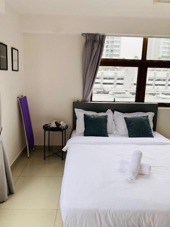 Katil atau katil-katil dalam bilik di Pinnacle Duplex@6Pax-5m Walk to Paradigm Mall+WIFI