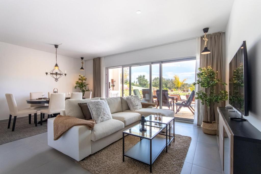 The Albufeira Concierge - Amazing Pool & Sunshine