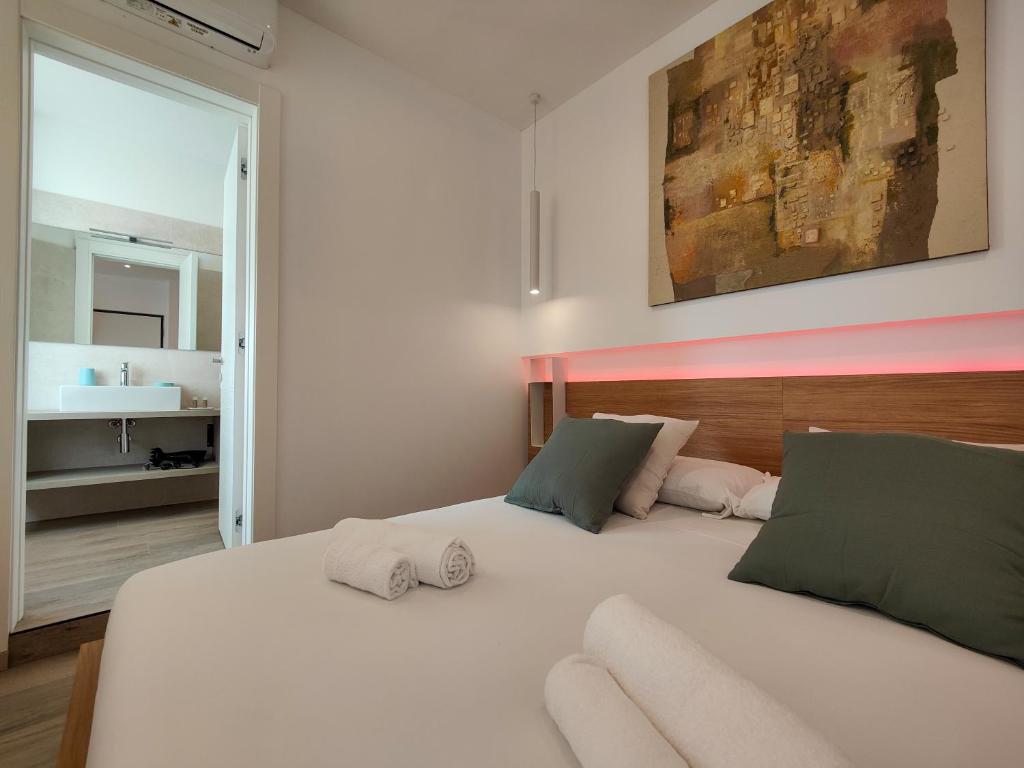 Galleria Roma Art Guesthouse - Tweepersoonskamer Met Balkon