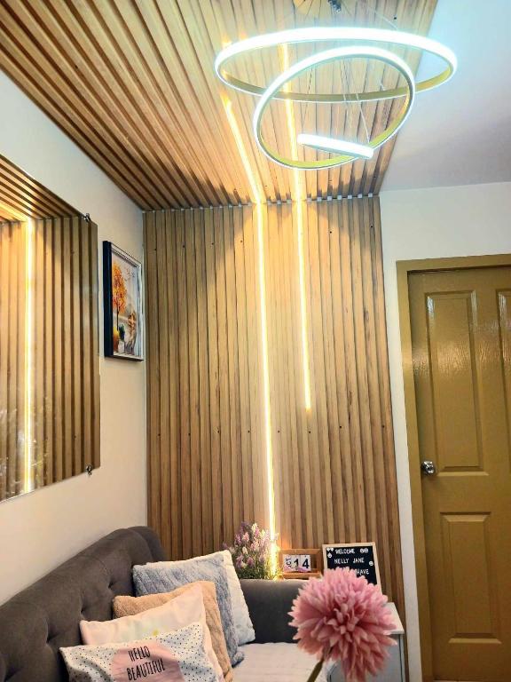 Posezení v ubytování Entire 2BR condo 8 Spatial Maa Davao