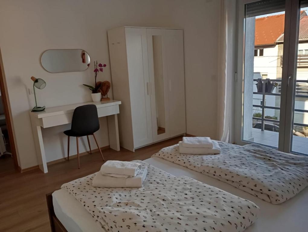 Apartman Zagreb , with balcony and FREE parking - 6