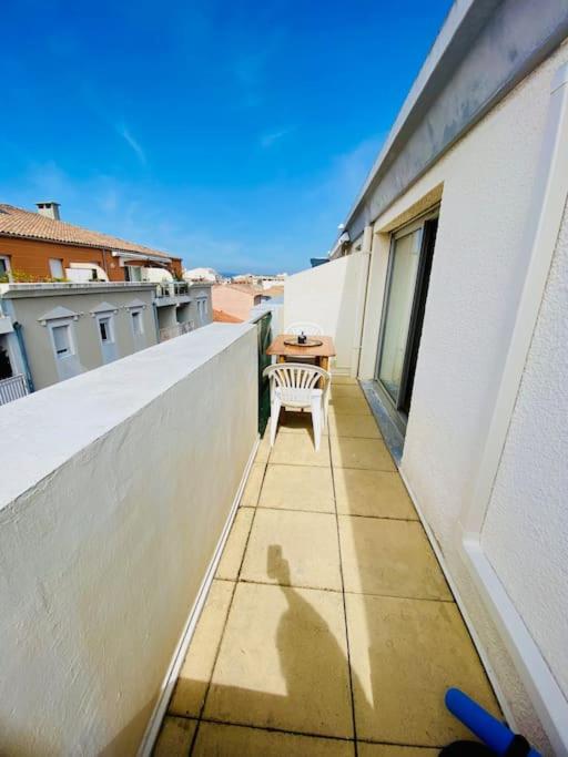 Balkon lub taras w obiekcie ''Ophélia 133'' Cosy studio climatisé avec balcon