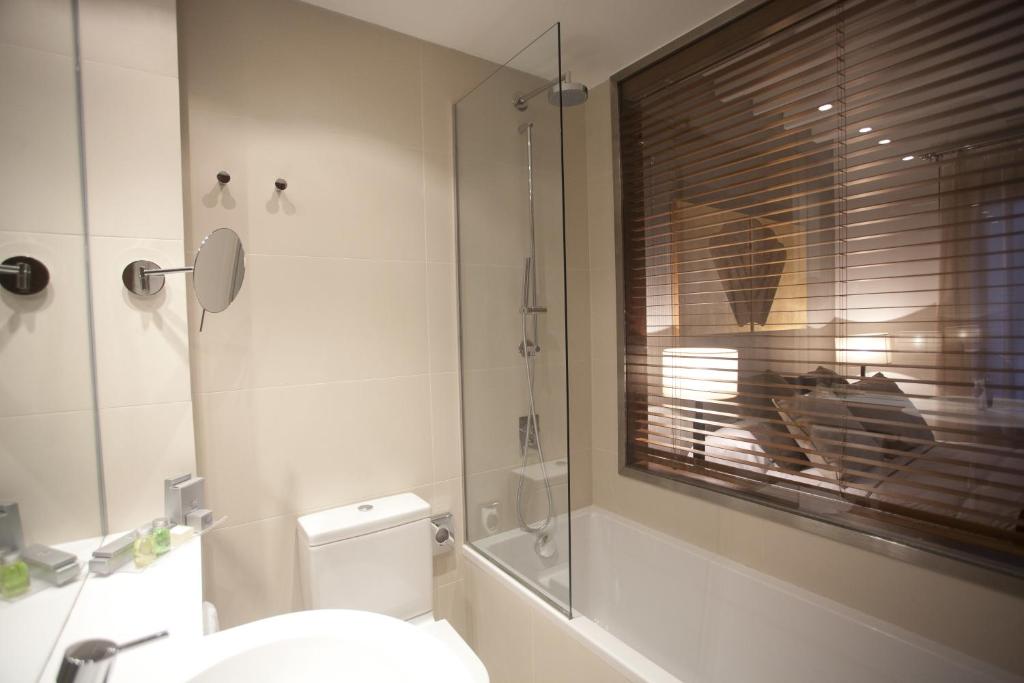 A bathroom at Carris Casa de la Troya