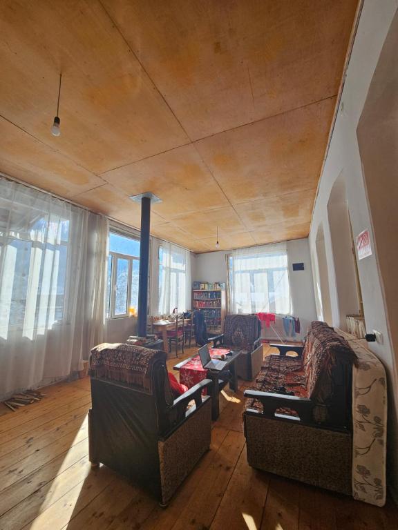 Posezení v ubytování Guest House Ketevan Niguriani