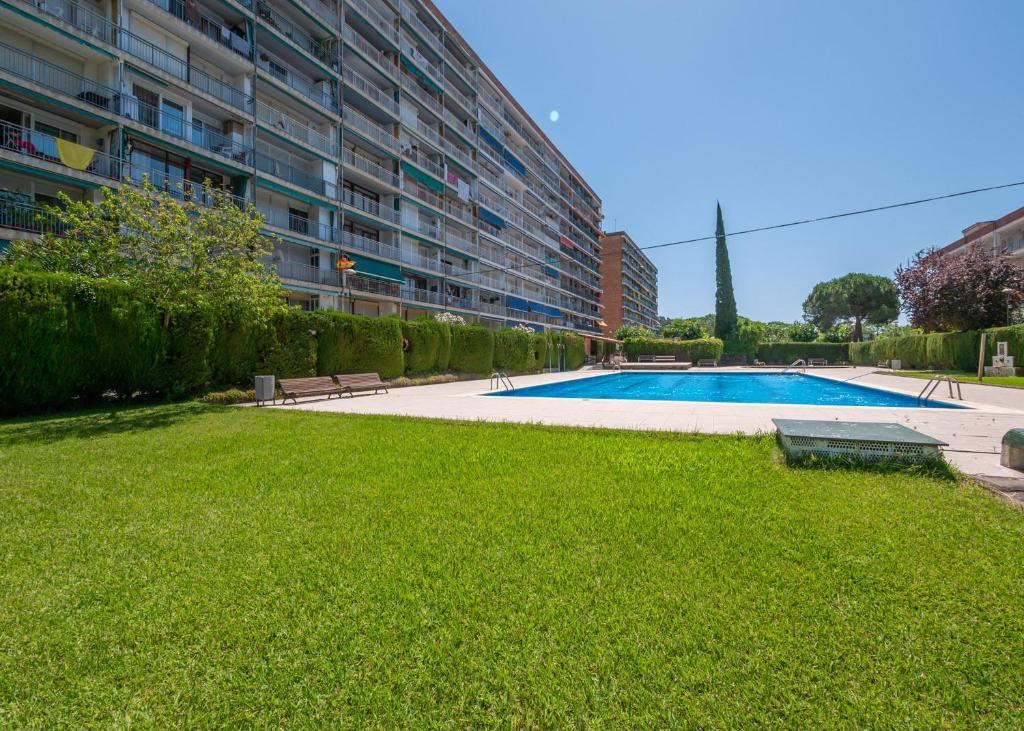 Bazén v ubytovaní HomeHolidaysRentals Vall III alebo v jeho blízkosti