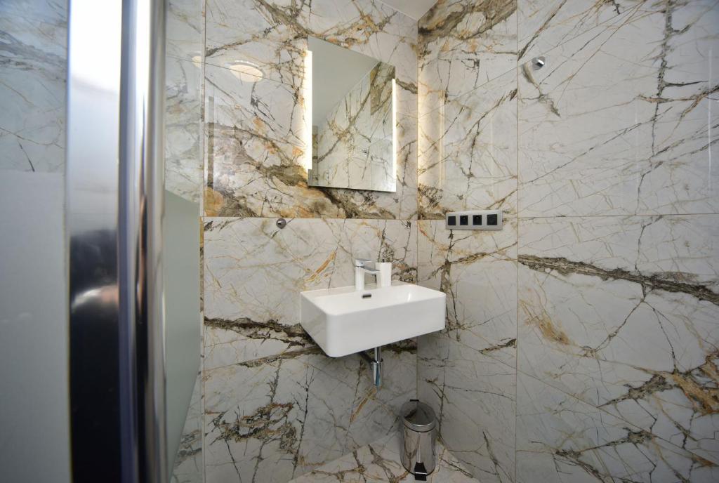 Vltava Design Apartments - 15