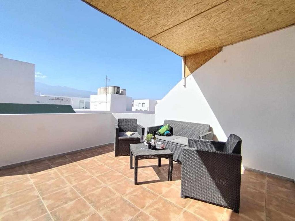 Balkón nebo terasa v ubytování RenTenerife KiteSurf & Chill El Medano