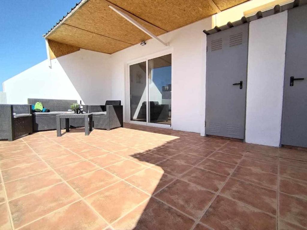 Balkón nebo terasa v ubytování RenTenerife KiteSurf & Chill El Medano