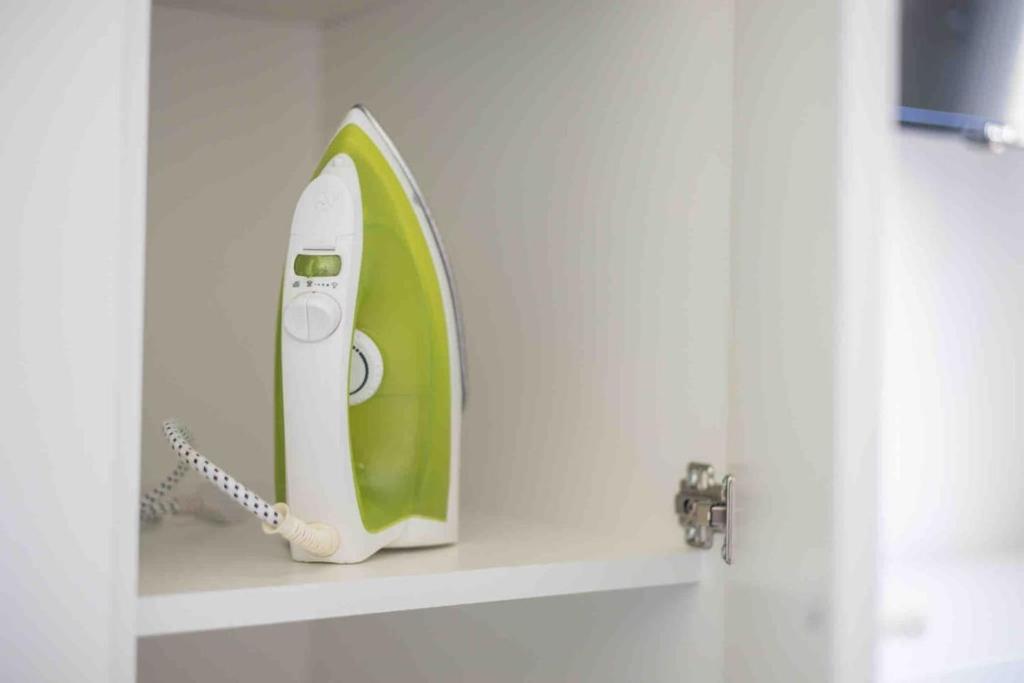 Downtown Deluxe Studio with Queen Bed BE-25 - Resim 16