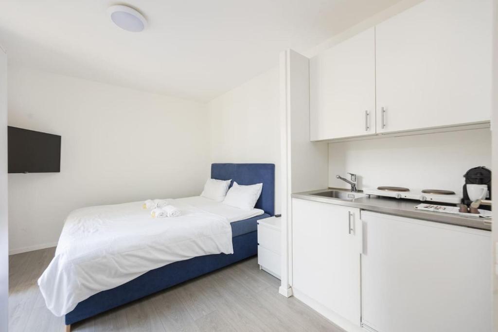 Urban Oasis with Queen Bed and View BE-19 - Resim 1