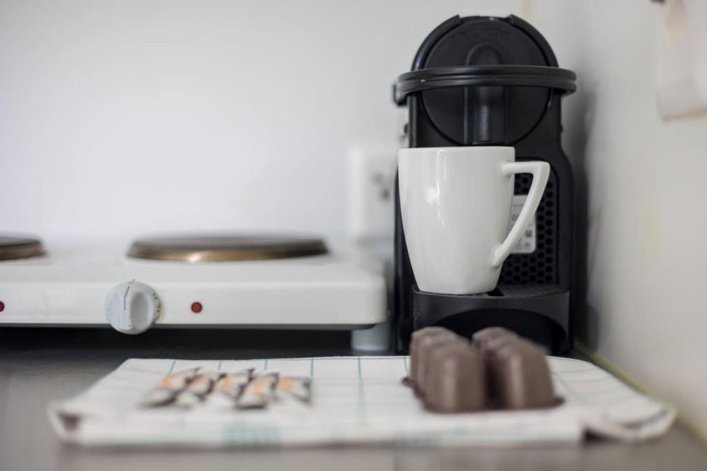 Urban Oasis with Queen Bed and View BE-19 - Resim 4