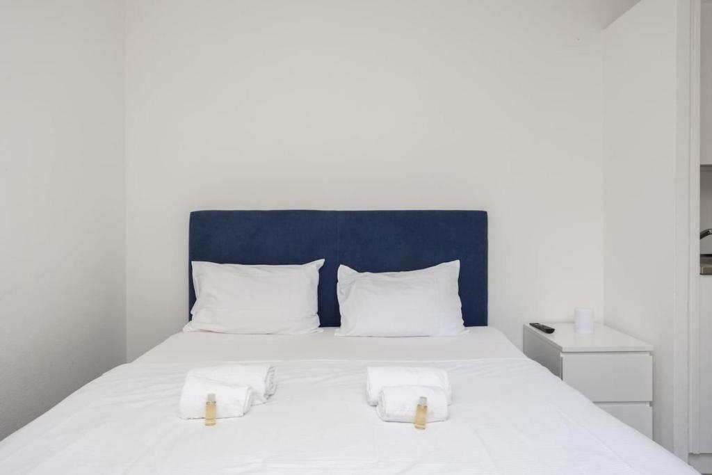 Urban Oasis with Queen Bed and View BE-19 - Resim 17