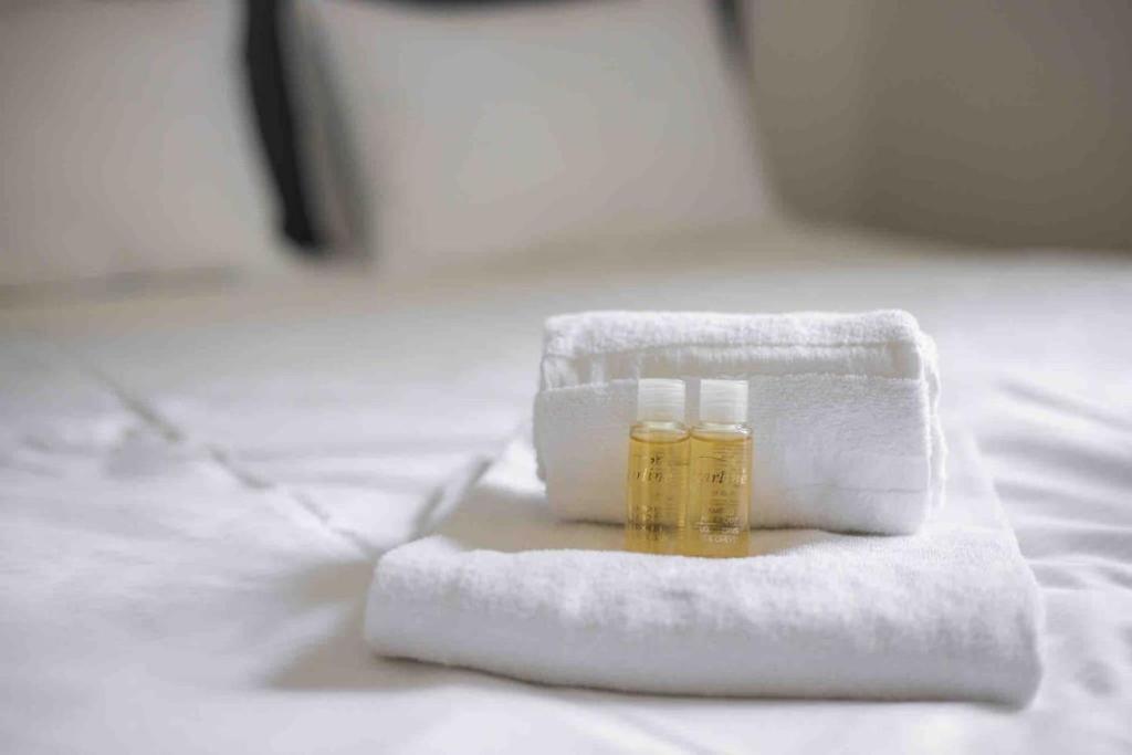 Urban Oasis with Queen Bed and View BE-12 - Resim 6