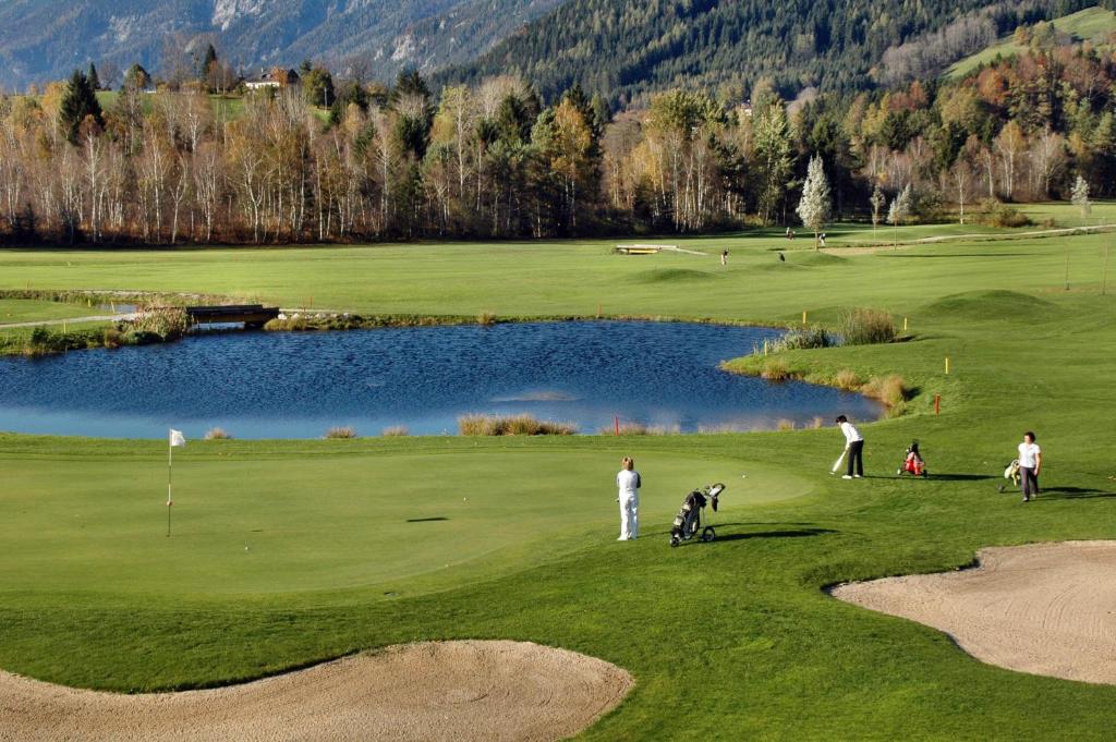 Golf v apartmánu nebo okolí