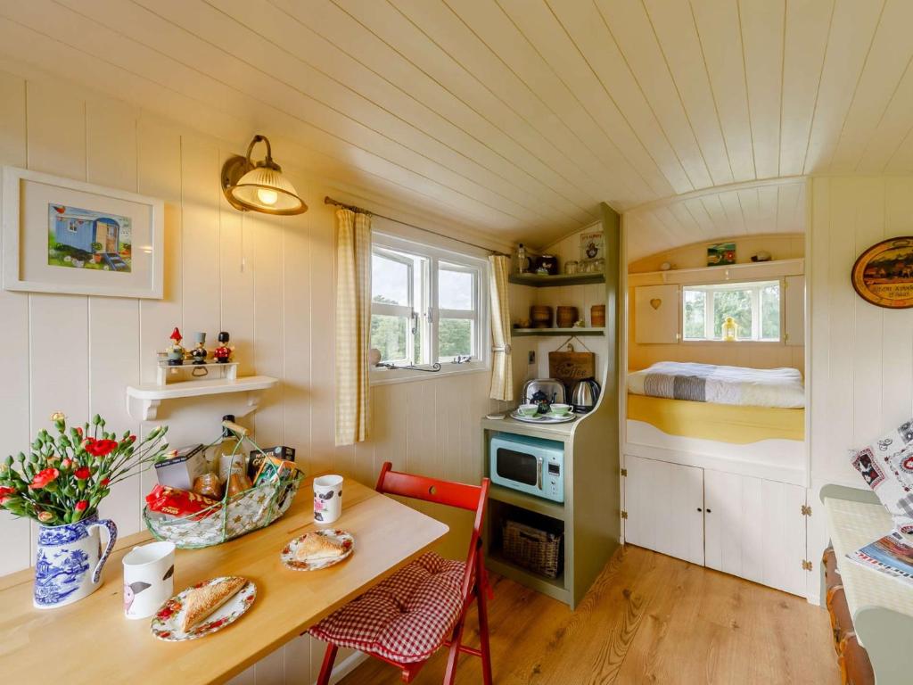 Η κουζίνα ή μικρή κουζίνα στο 1 Bed in Easton 56742