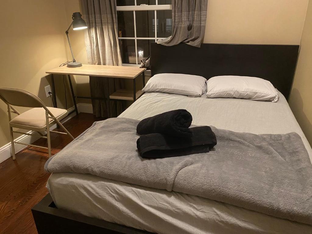 Quiet apt only 15 mins away from Midtown Manhattan - Double Room