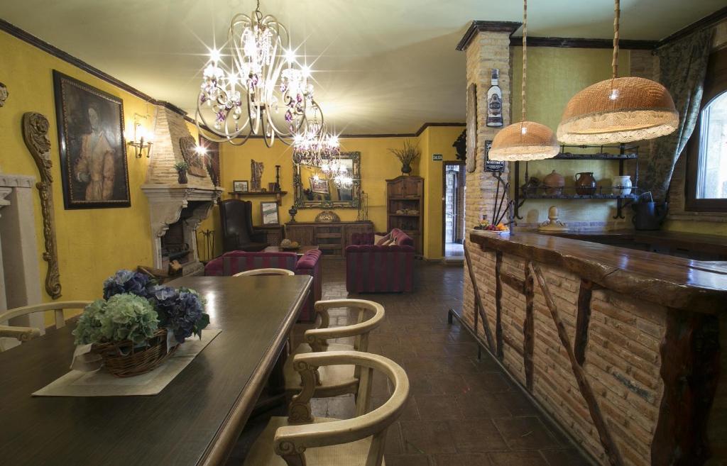 A seating area at Hotel BOUTIQUE HOCES DEL DURATON