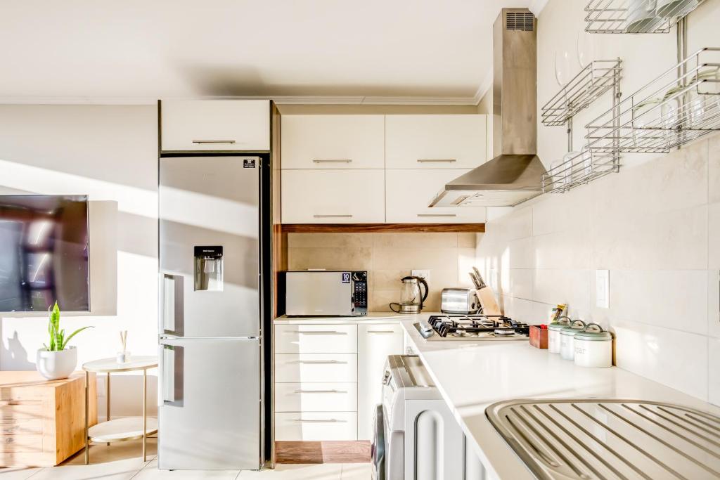 Quayside Canal Eden Home - One-Bedroom Apartment