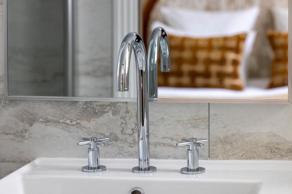 Hotel des Carmes by Malone - Resim 27