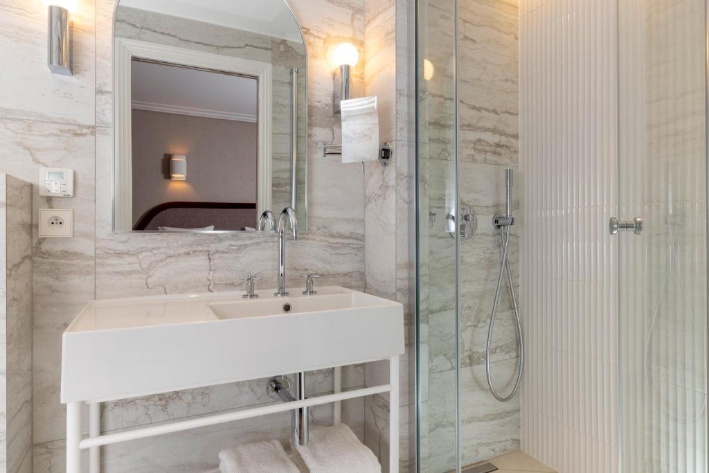Hotel des Carmes by Malone - Superior Double Or Twin Room