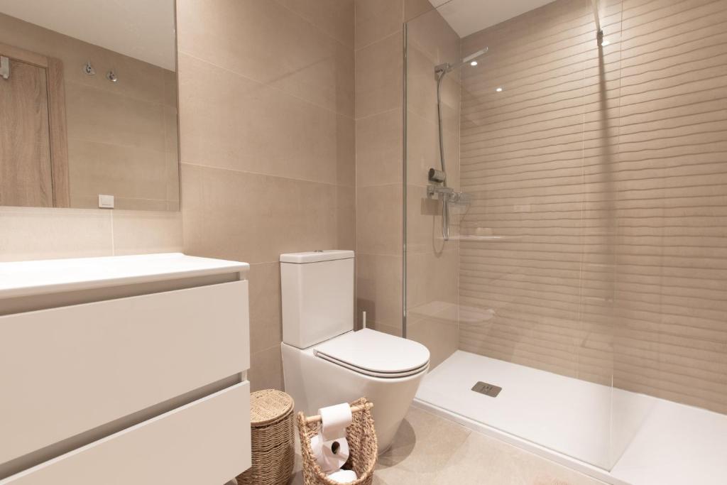 A bathroom at Chic 3BR Haven - Luxury Ground Floor - La Cala Golf