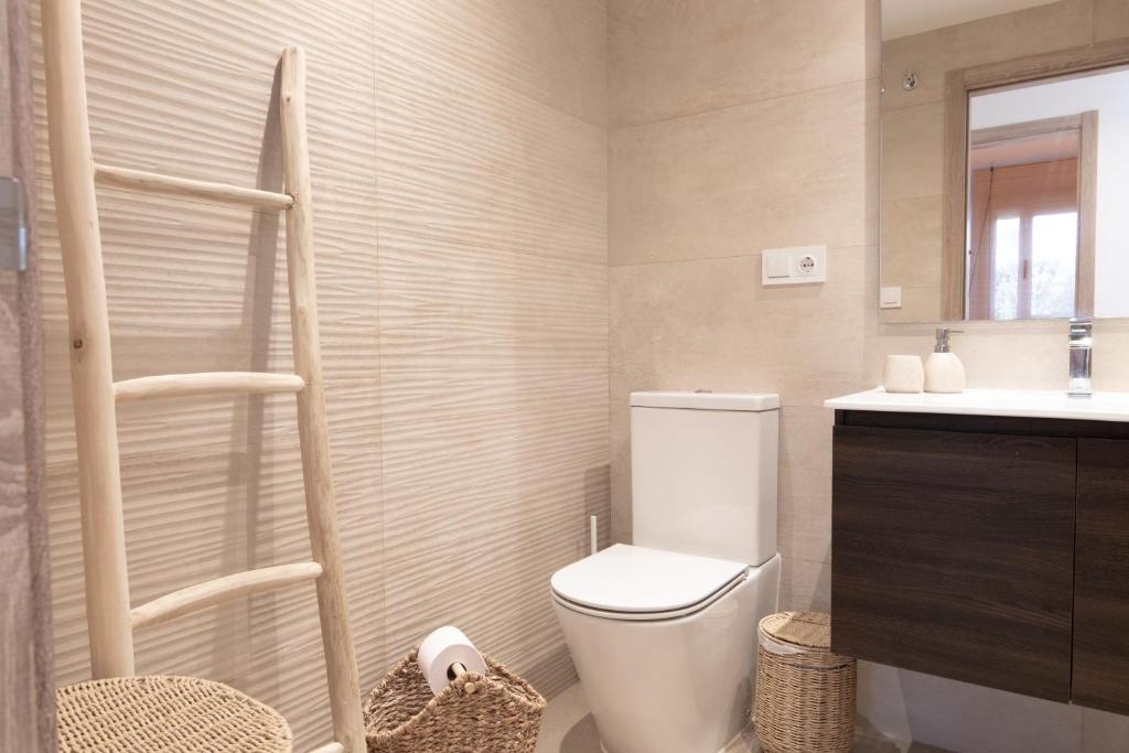 A bathroom at Chic 3BR Haven - Luxury Ground Floor - La Cala Golf