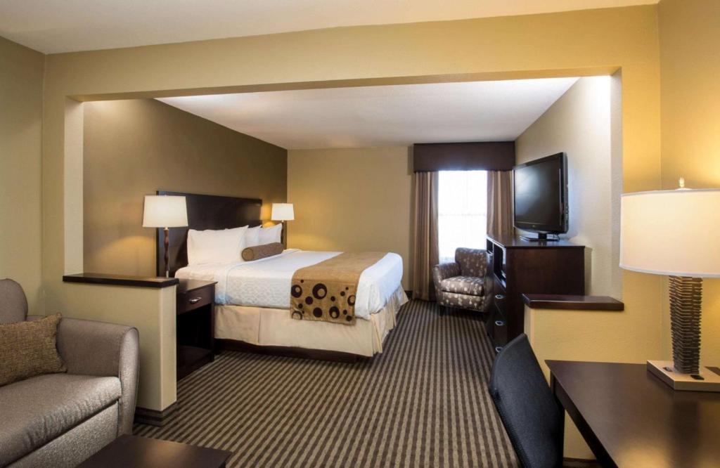 Best Western Plus Mishawaka Inn - Deluxe King Suite Con Cama Con Sofá - No Fumador