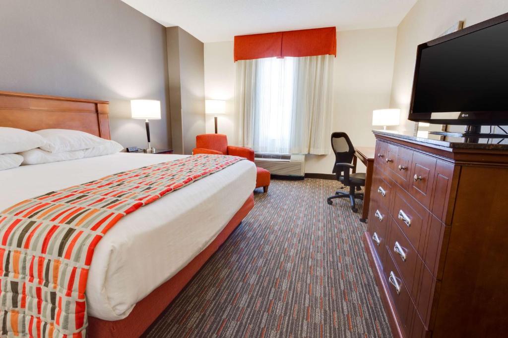 Drury Inn & Suites Greenville - Chambre Lit King-Size De Luxe Avec Canapé-Lit