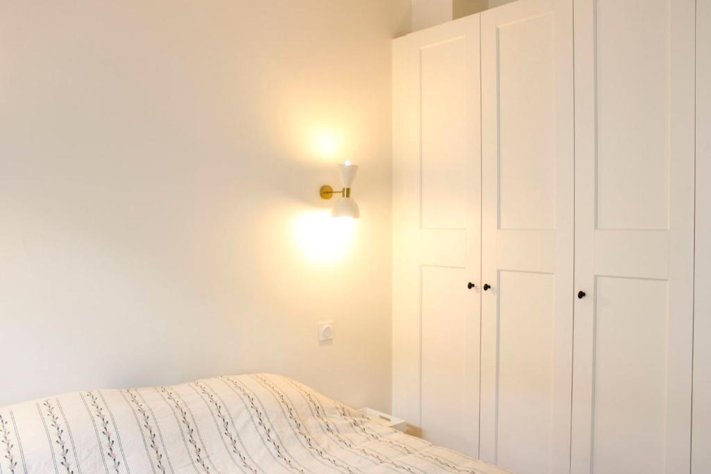 Lova arba lovos apgyvendinimo &#x12F;staigoje Spacious apartment at the foot of Montmartre