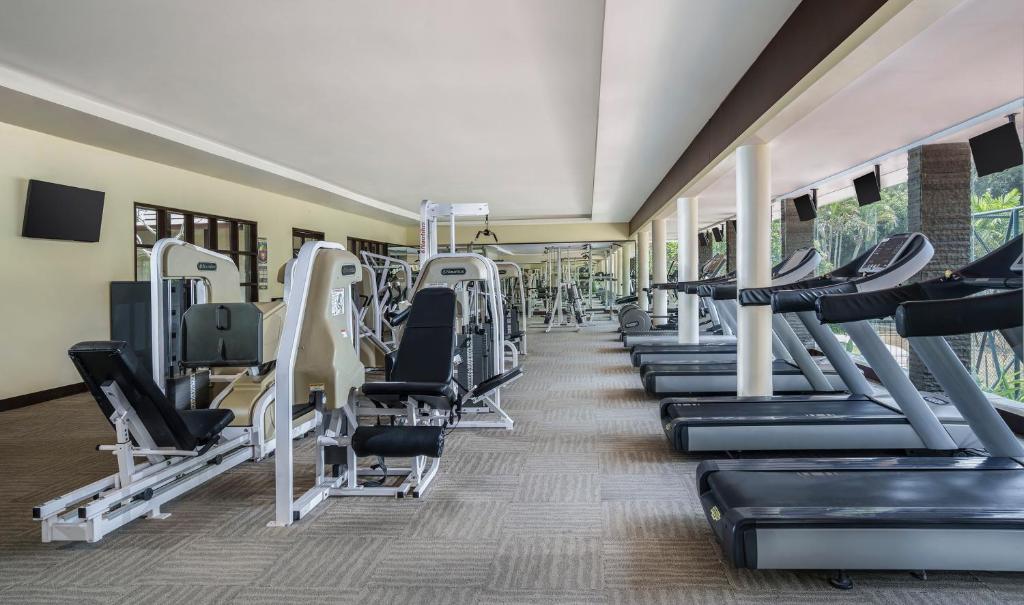 Fitness centrum a/nebo fitness zařízení v ubytování Loman Park Hotel Yogyakarta
